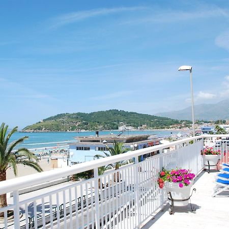 Hotel Villa Eleonora สกาอูรี ภายนอก รูปภาพ
