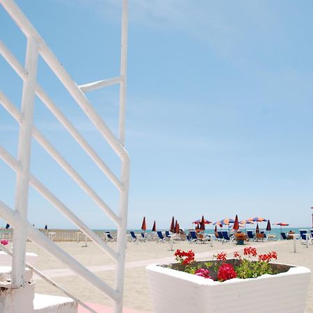 Hotel Villa Eleonora สกาอูรี ภายนอก รูปภาพ