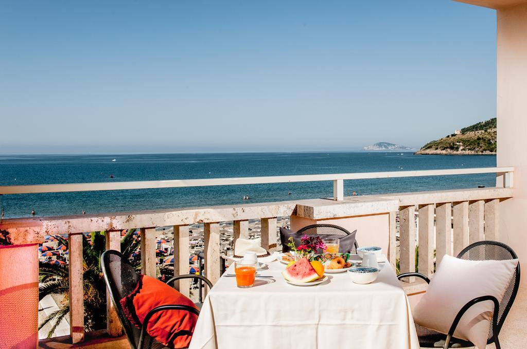 Hotel Villa Eleonora สกาอูรี ภายนอก รูปภาพ